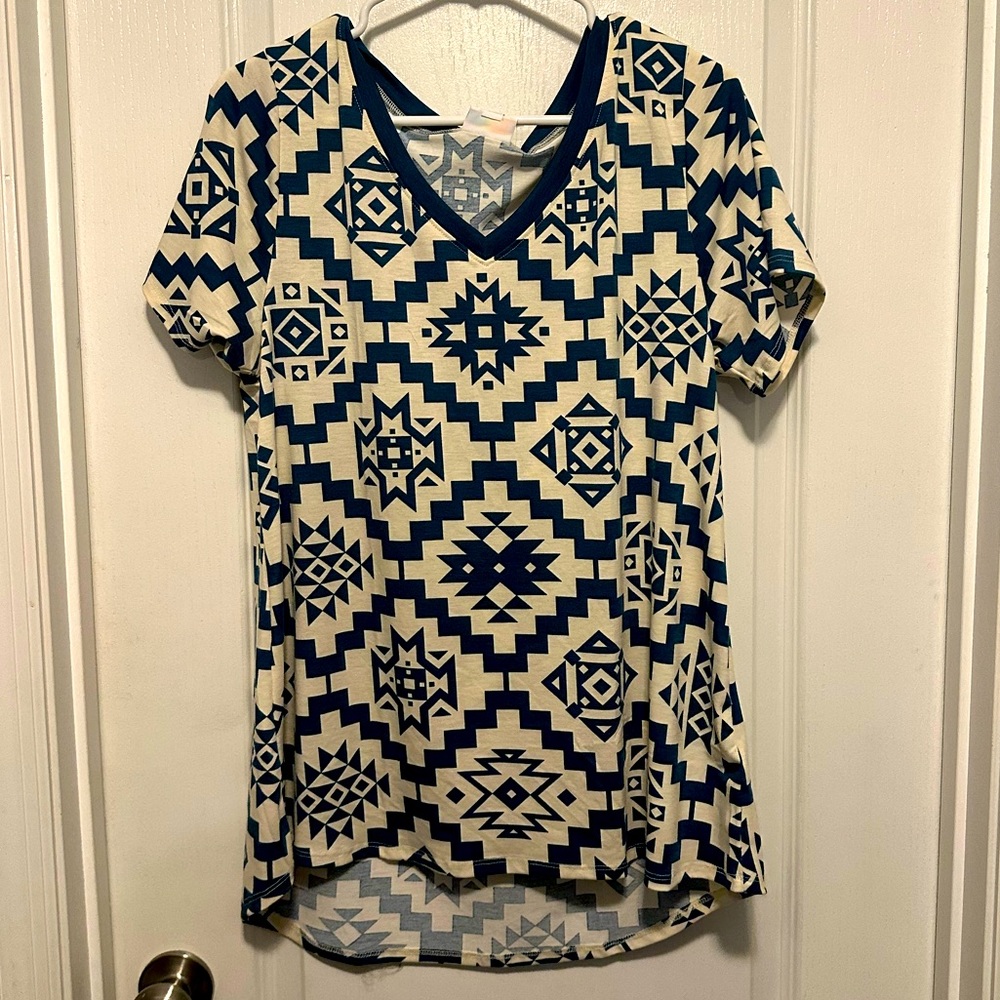 Lularoe Christy Top, size Large, NWT